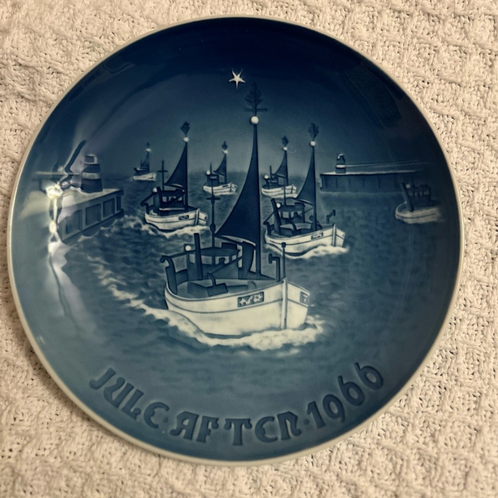 Bing & Grøndahl "Jule After"‎ Christmas plate from 1966.